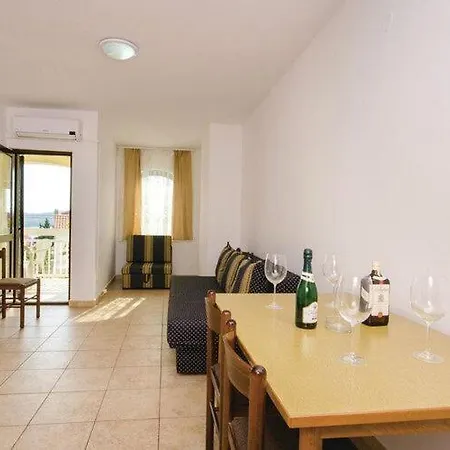 Iovo - Comfort One Bedroom With Terrace A2 * Trogir