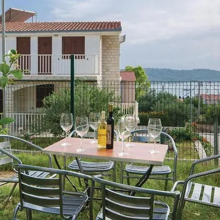 Iovo - Comfort One Bedroom With Terrace A2 Trogir