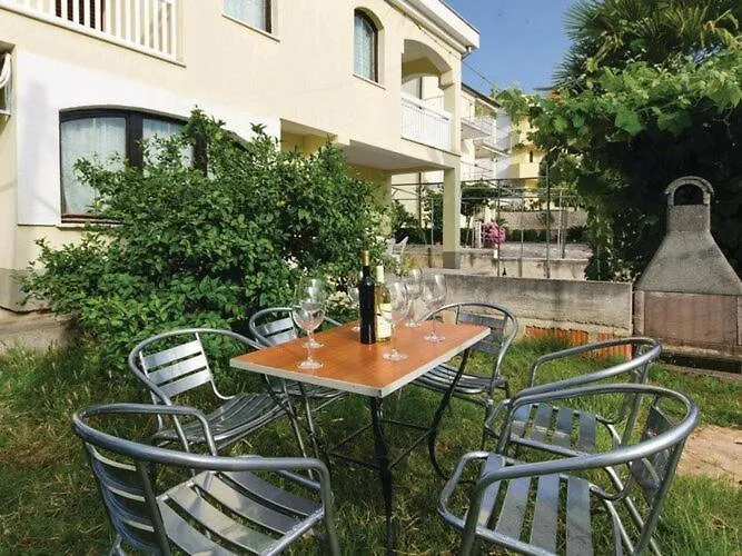 Apartment Iovo - Comfort One Bedroom With Terrace A2 Trogir