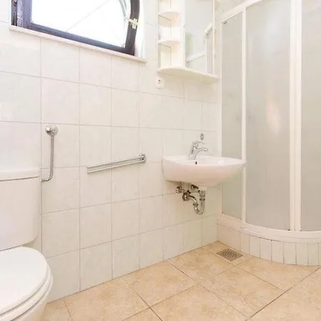 Iovo - Comfort One Bedroom With Terrace A2 تروغير